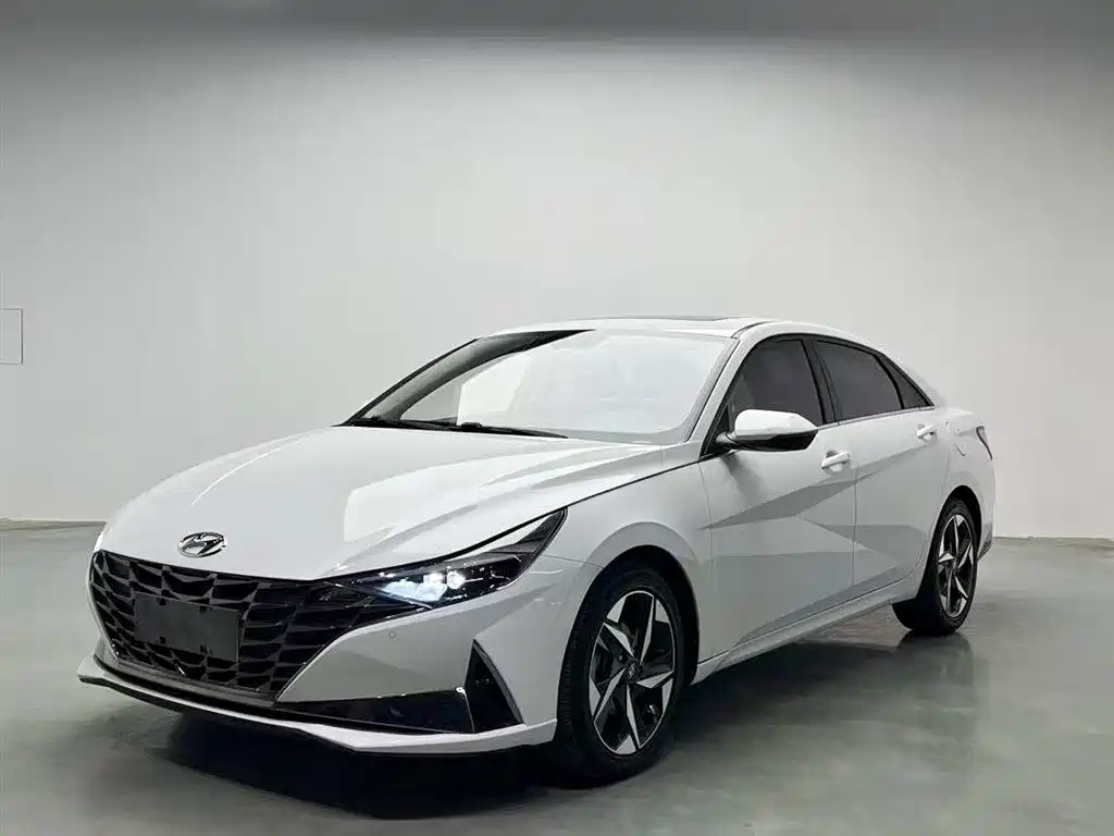Hyundai Elantra 2021 1.5L CVT LUX Premium Edition