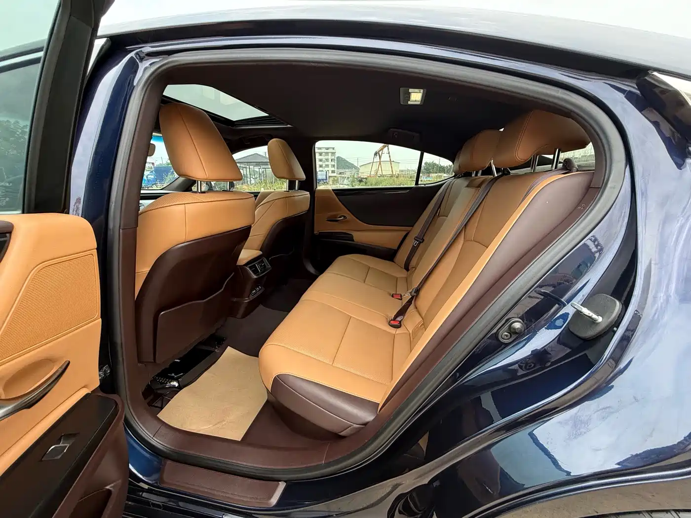 Lexus ES 2020 300h Ultimate Edition фото 6