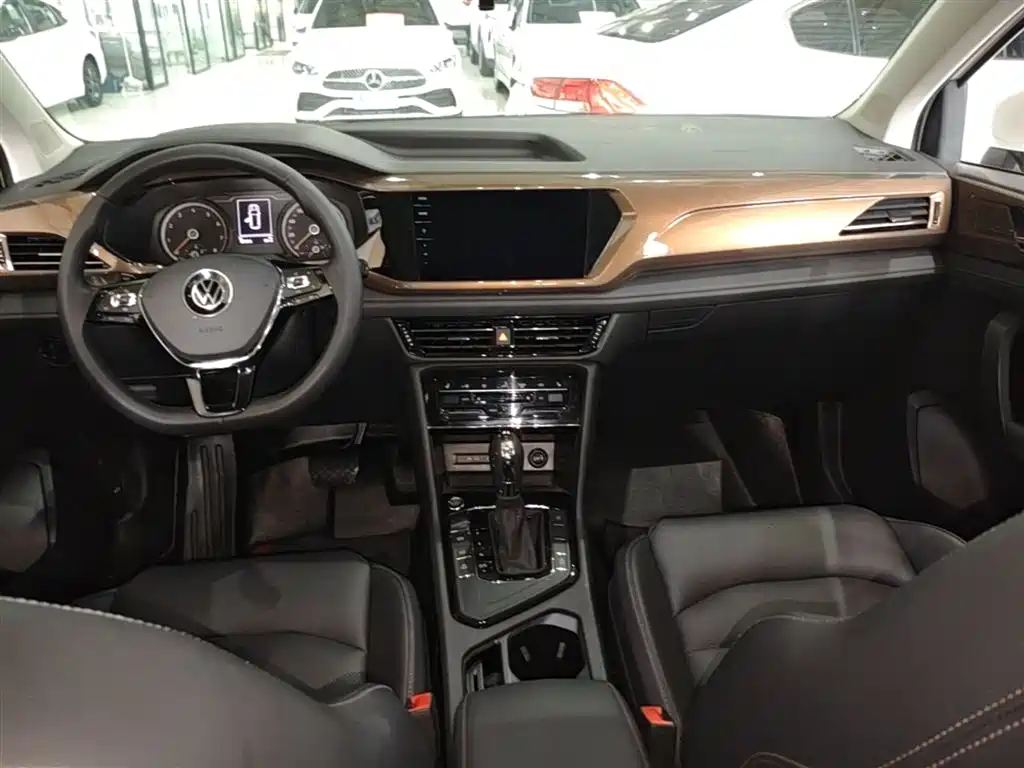 VOLKSWAGEN TUYUE
