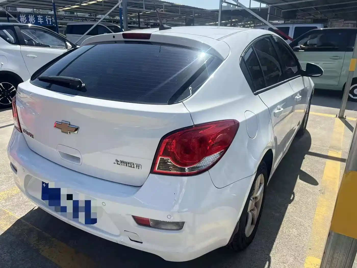 Chevrolet Cruze 2013 Hatchback 1.6L Manual Luxury фото 10