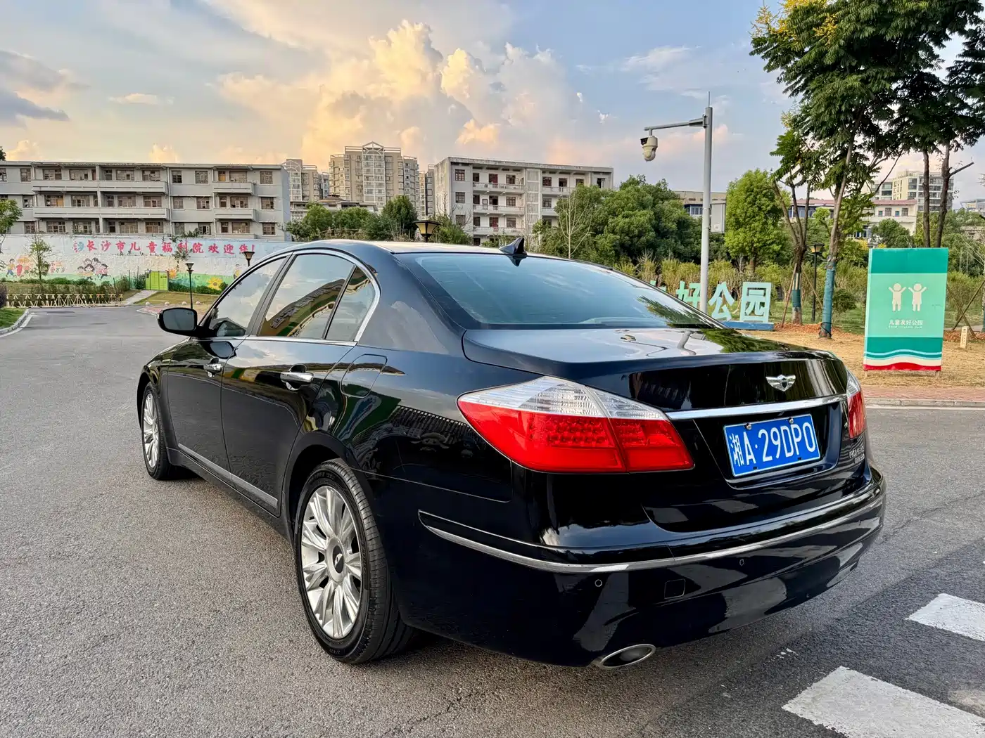 Hyundai Genesis 2010 2008 BH330 Luxury Edition