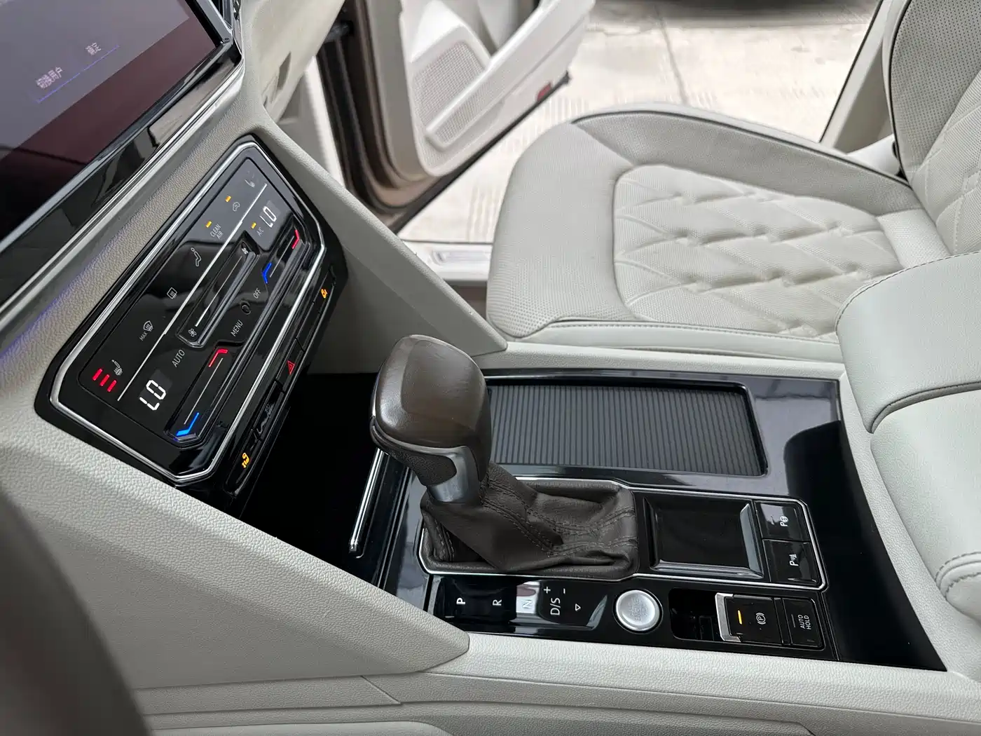Volkswagen Viloran 2020 380TSI Premium фото 18