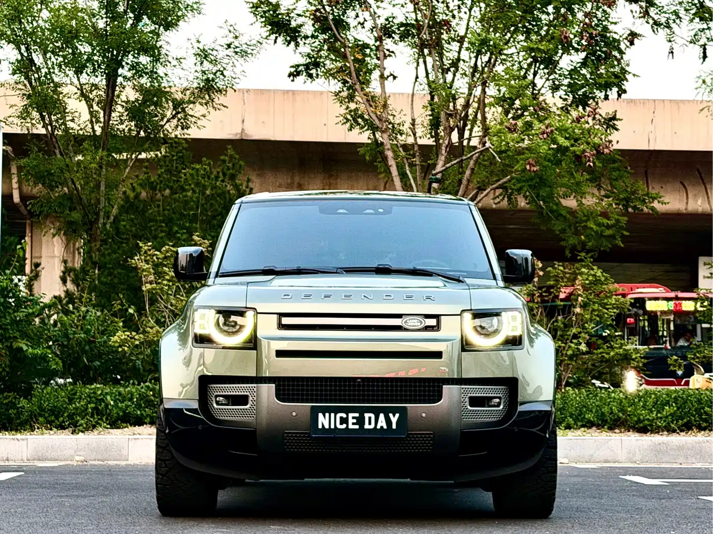 Land Rover Defender 2026 2025 110 3.0T P400 -Dynamic HSE