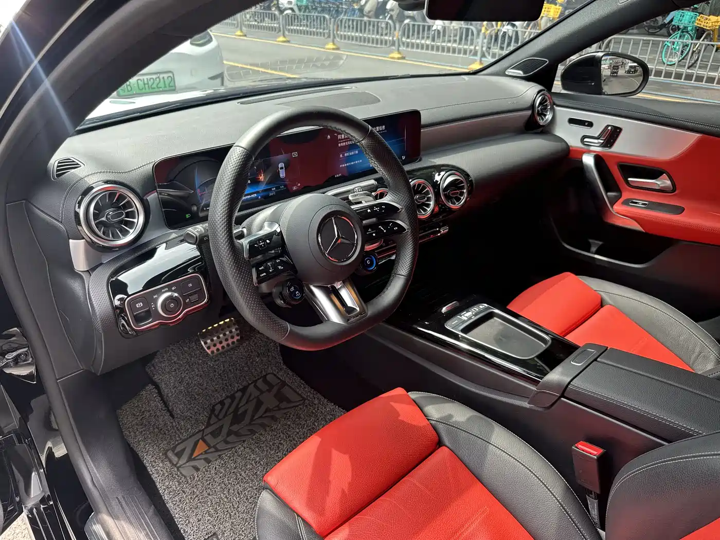 Mercedes-Benz A-Class AMG (Import) 2024 Facelift AMG A 35 4MATIC фото 4