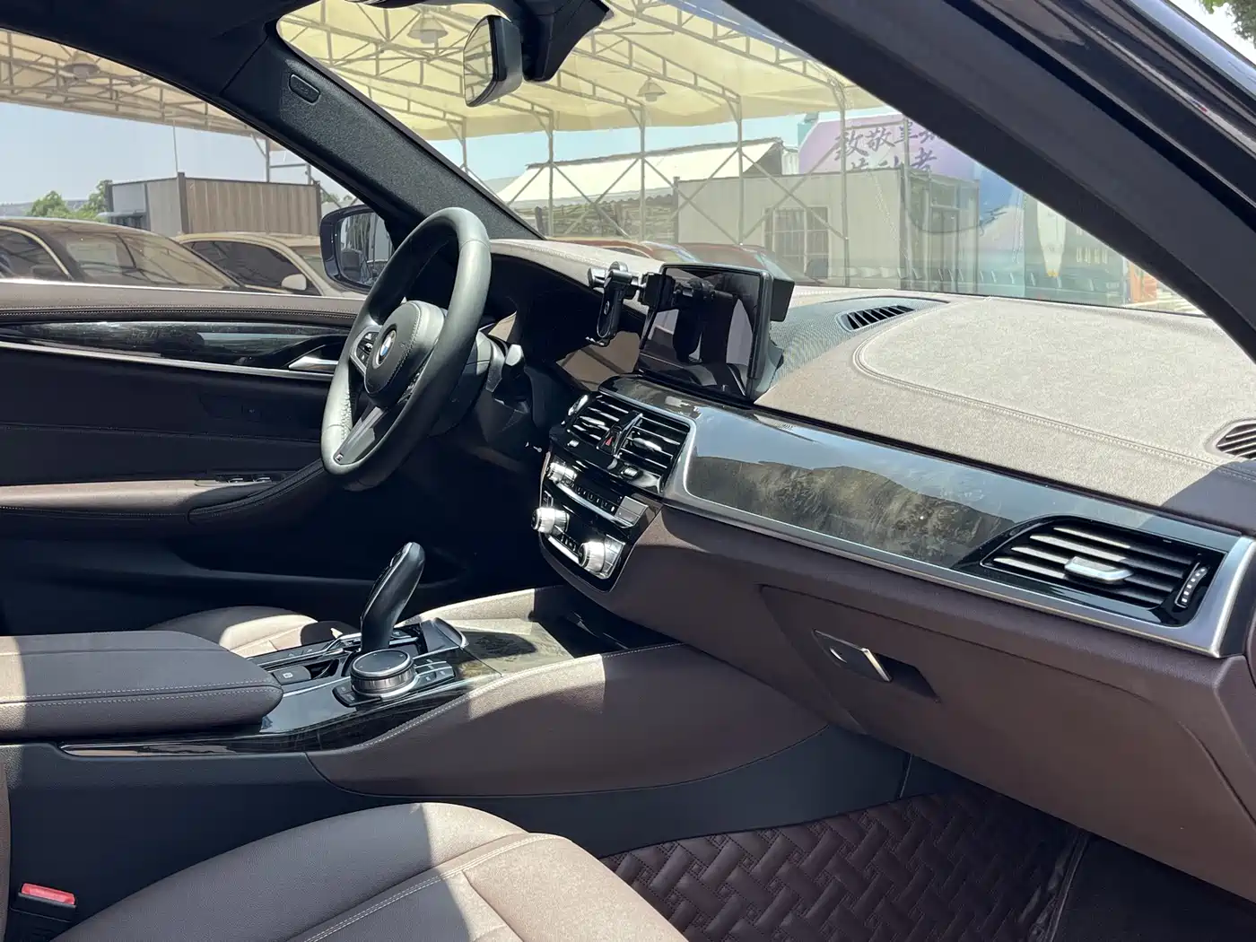 BMW 5 Series 2020 525Li M Sport Package фото 14