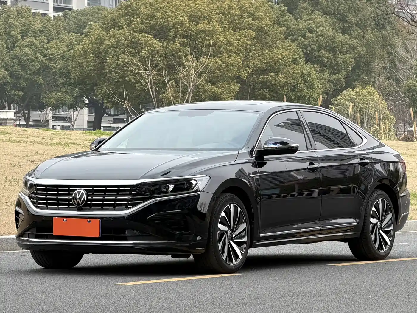VOLKSWAGEN PASSAT