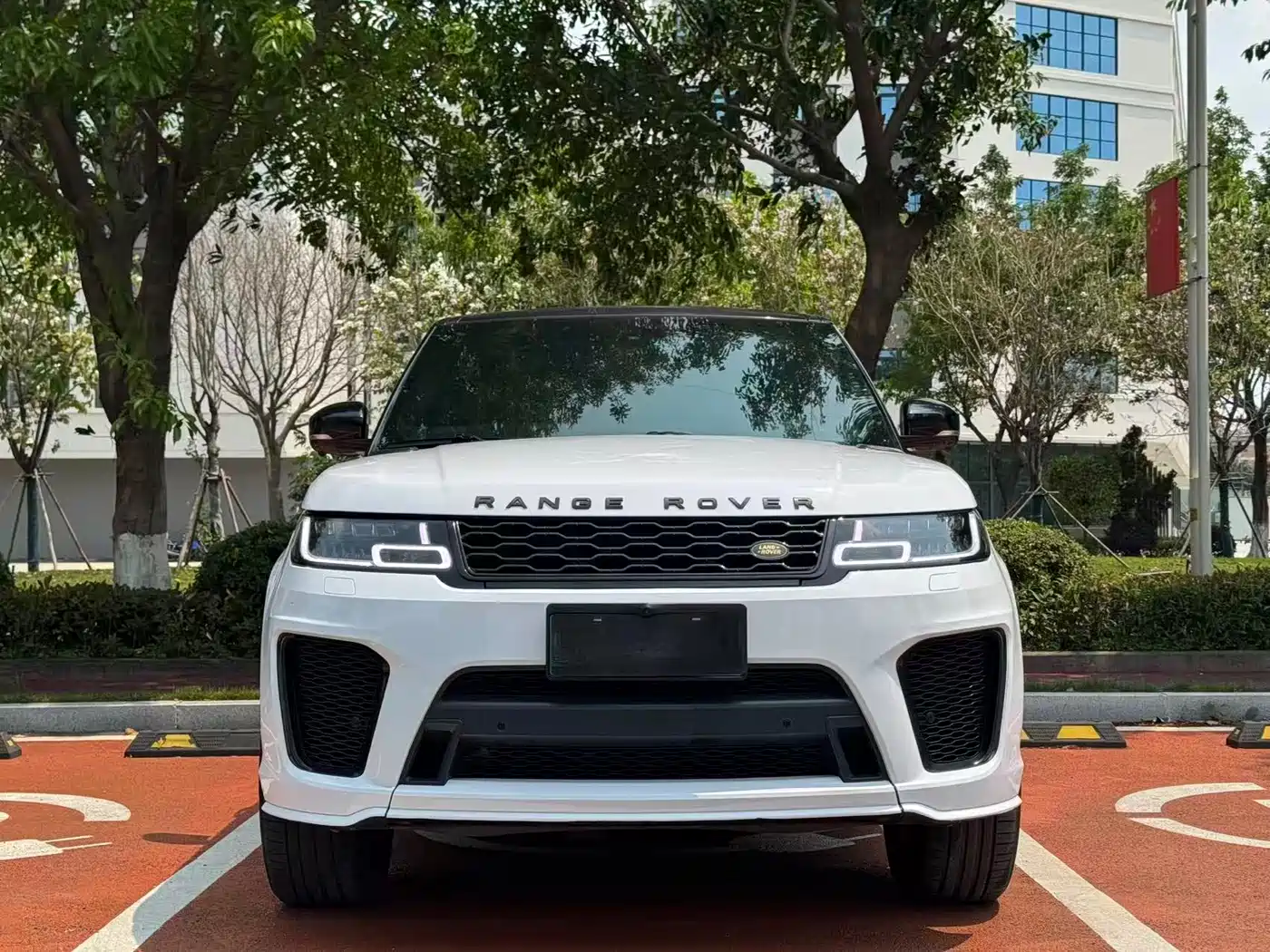 Land Rover Range Rover Sport 2014 3.0 SC V6 HSE фото 2