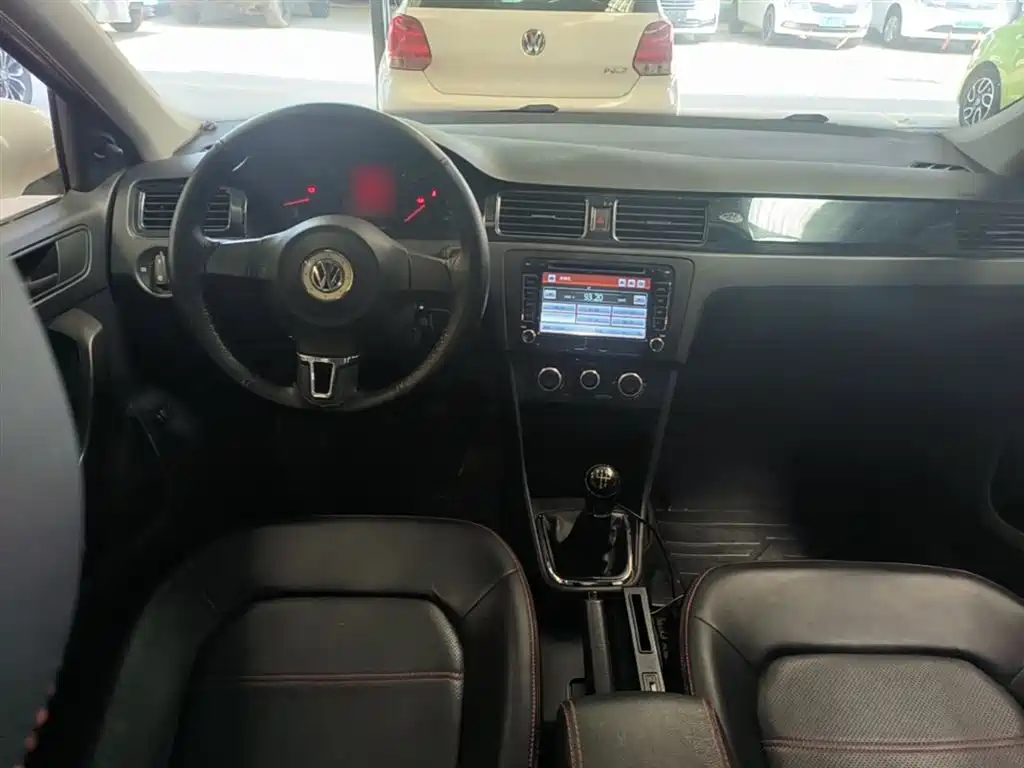 Volkswagen Santana 2015 1.4L Manual Trend Edition фото 10