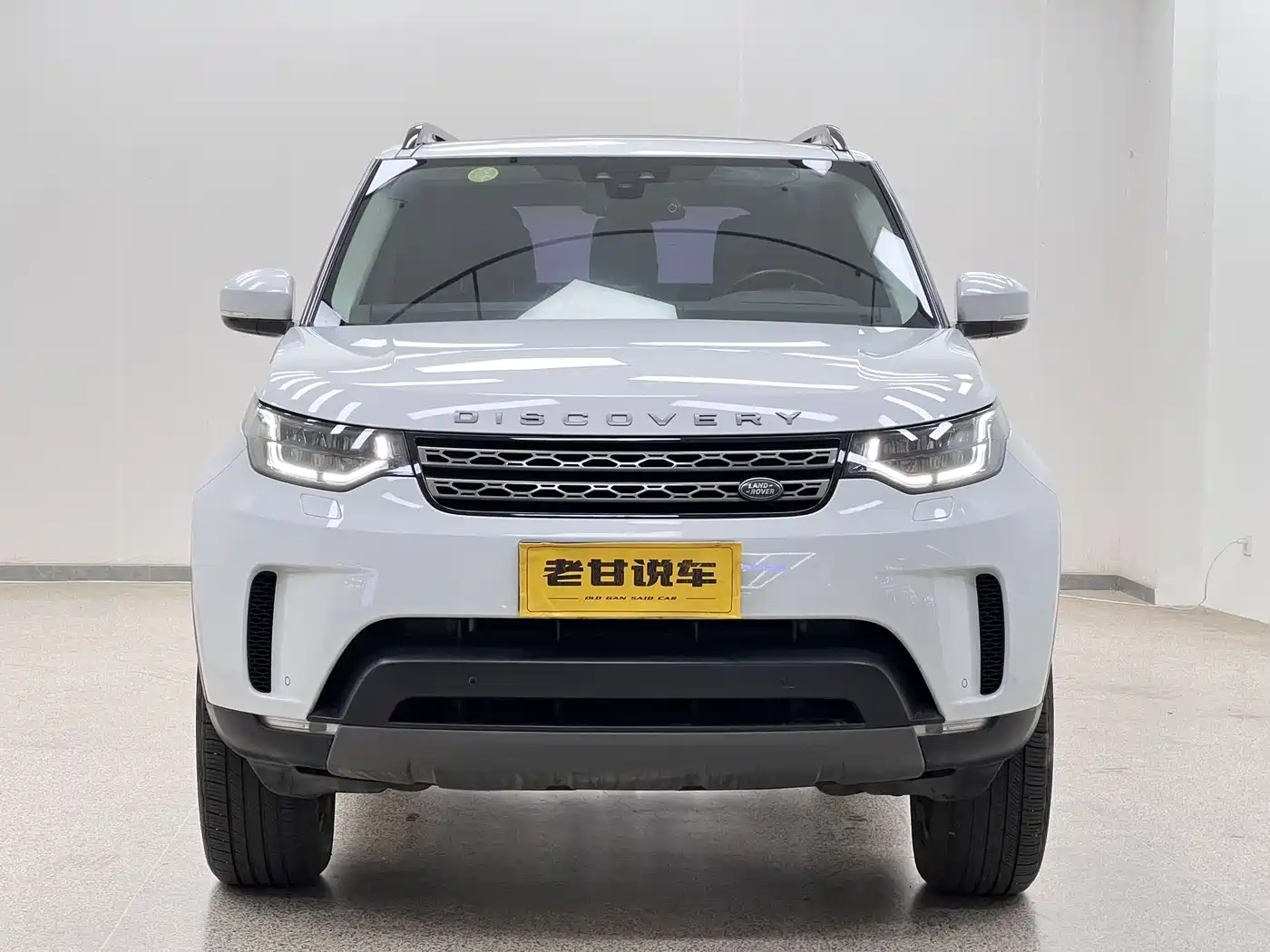 Land Rover Discovery 2017 3.0 SC V6 HSE фото 2