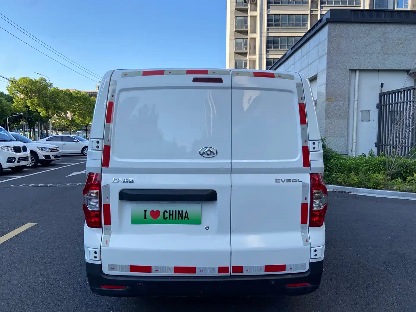 SAIC Maxus Maxus EV30 2023 Pure Electric Intelligent Logistics Expert Long Wheelbase CATL фото 6