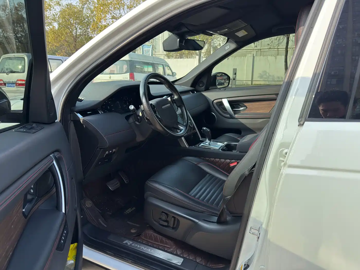 LAND ROVER DISCOVER SPORTS