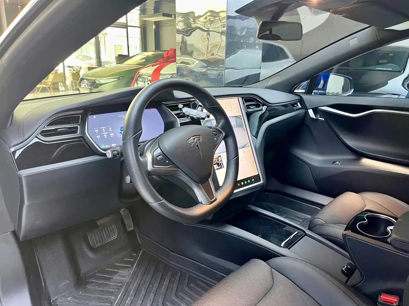 TESLA MODEL S