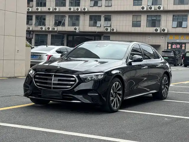 MERCEDES-BENZ E CLASS