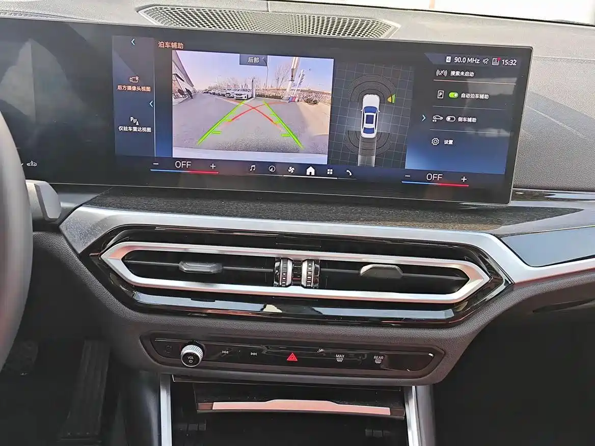 BMW 3 Series 2024 325Li M Sport Package фото 16