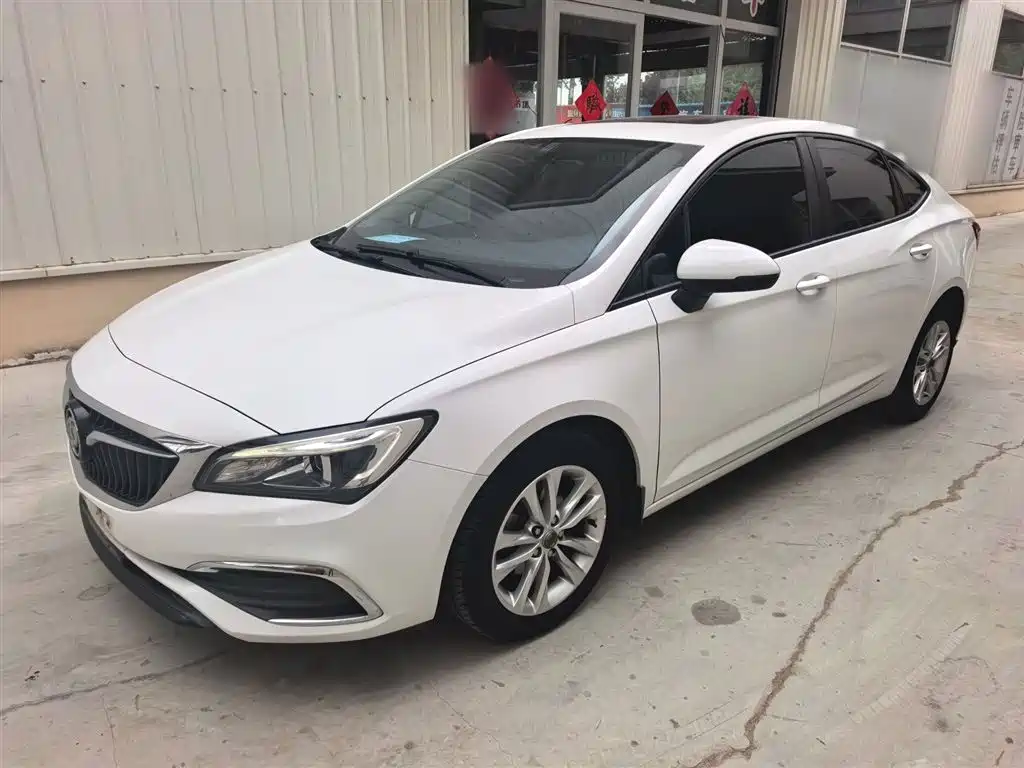Buick Verano 2018 Sedan 20T Dual Clutch Leading