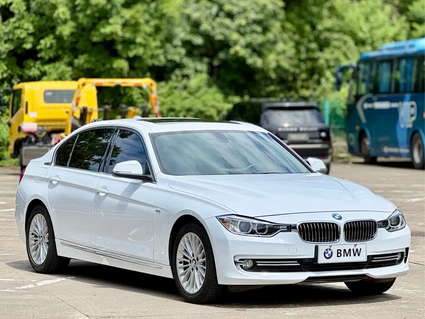Photo 3 - BMW 3 Series