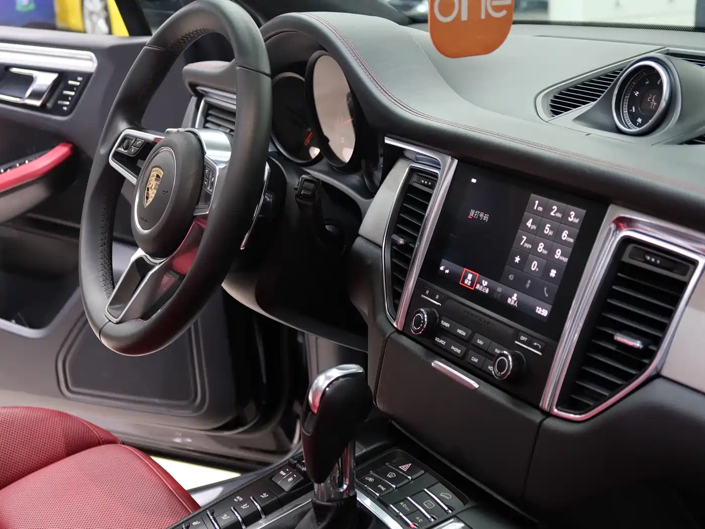 Porsche Macan 2016 Macan Turbo 3.6T фото 17