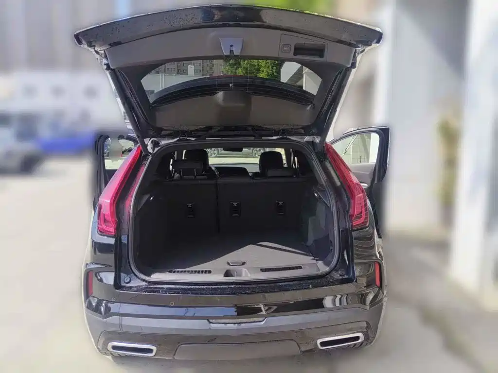 Cadillac XT4 2025 2024 Facelift 28T 2WD Premium