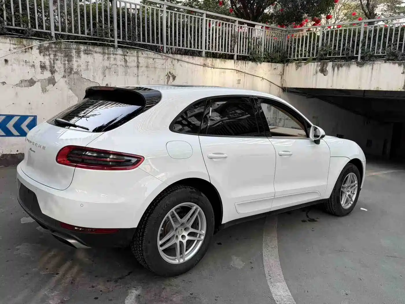 Porsche Macan 2016 Macan 2.0T фото 11
