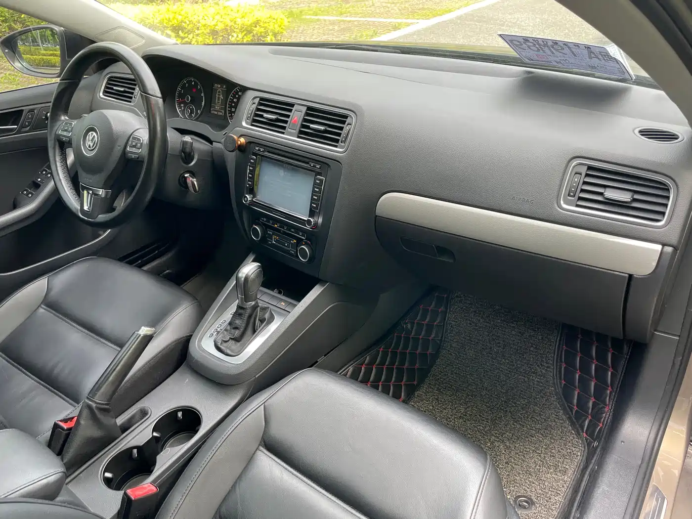 Volkswagen Sagitar 2014 1.4TSI Automatic Luxury фото 15