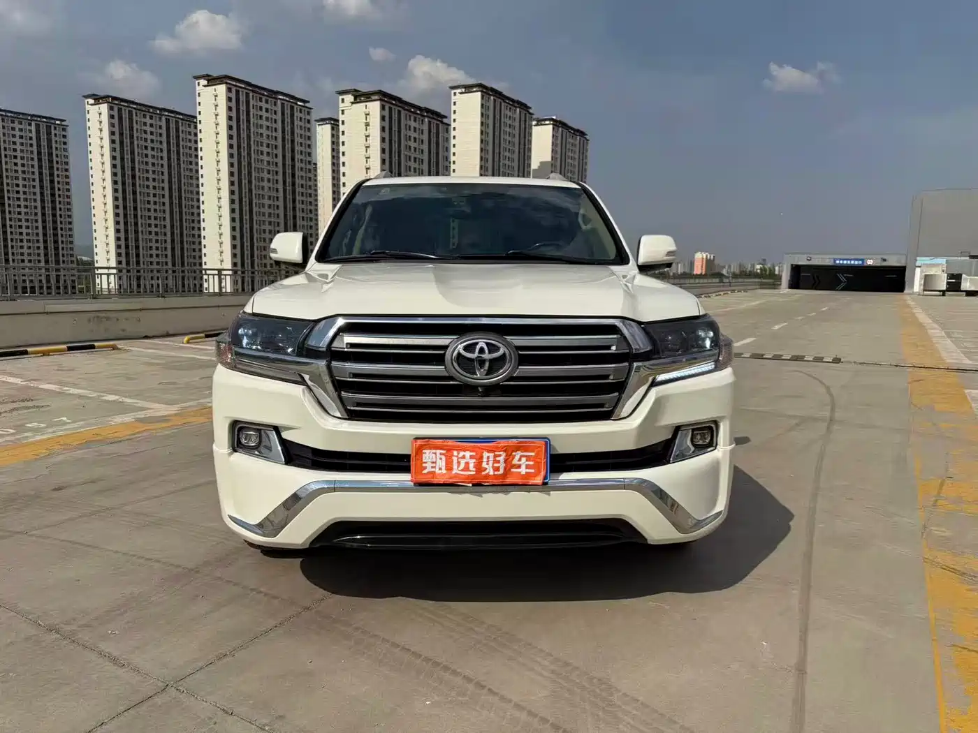 Toyota Land Cruiser (Import) 2015 4.0L V6 Middle East Limited Edition фото 2