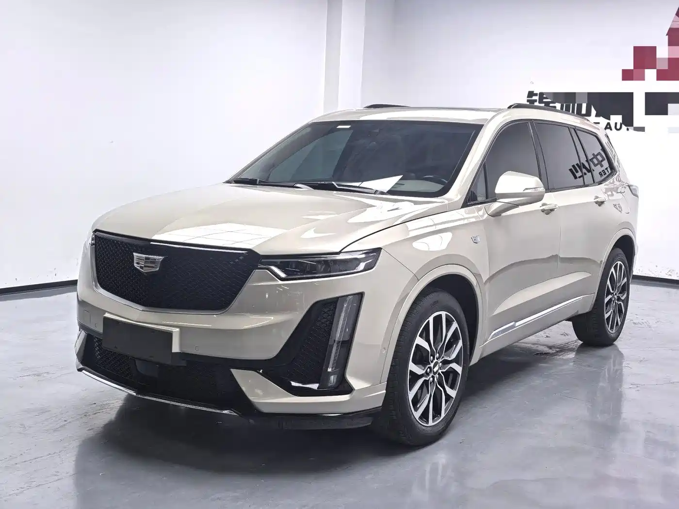 CADILLAC XT6
