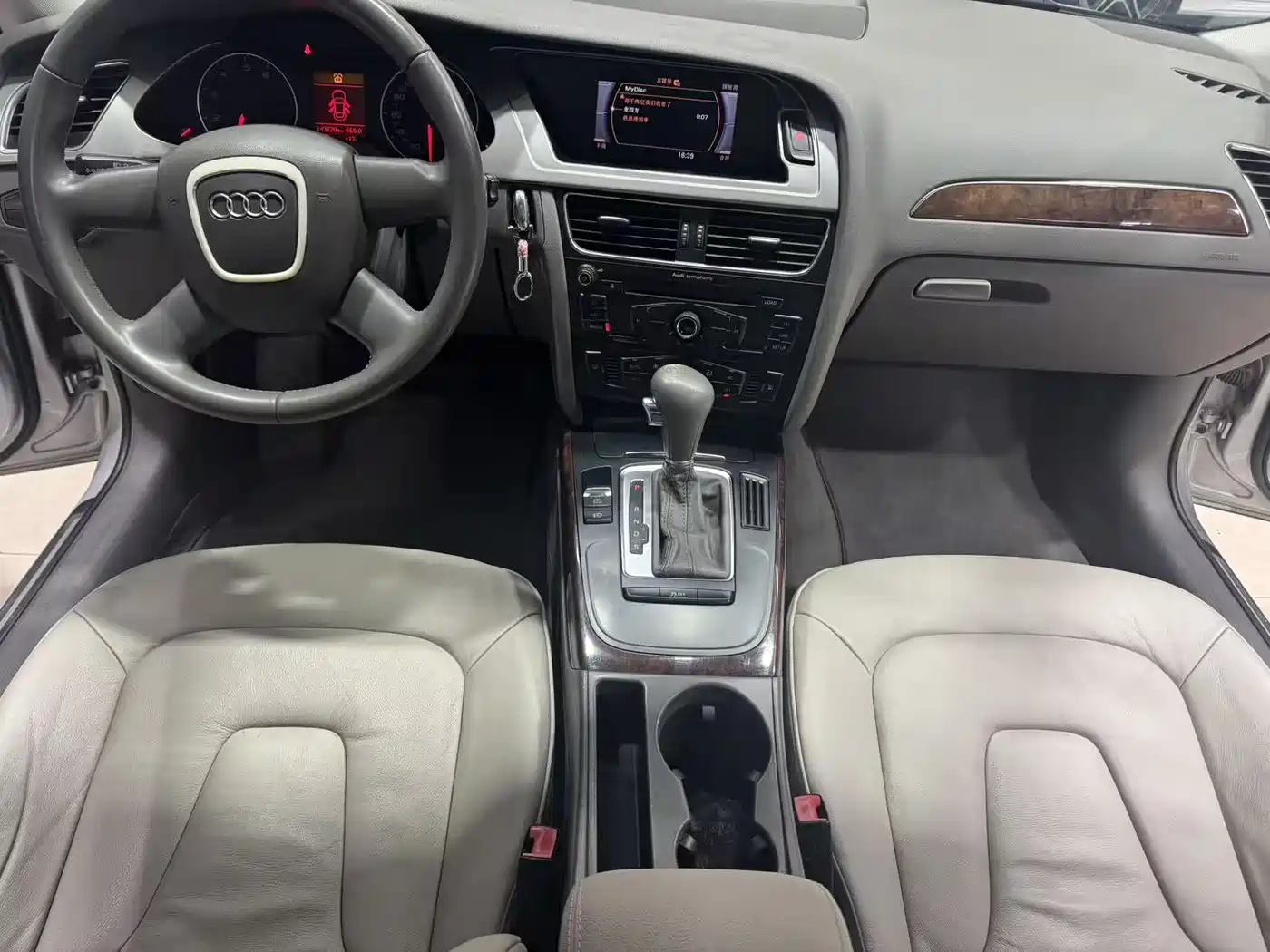 Audi A4L 2011 2.0 TFSI Comfort фото 10