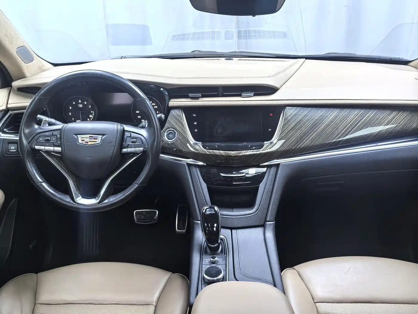 CADILLAC XT6
