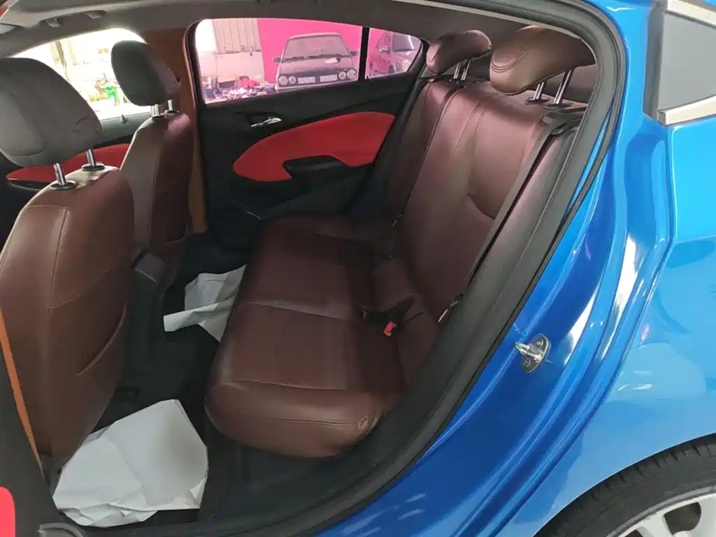 Chevrolet Cruze 2017 1.5L Automatic Pioneer Sunroof фото 17
