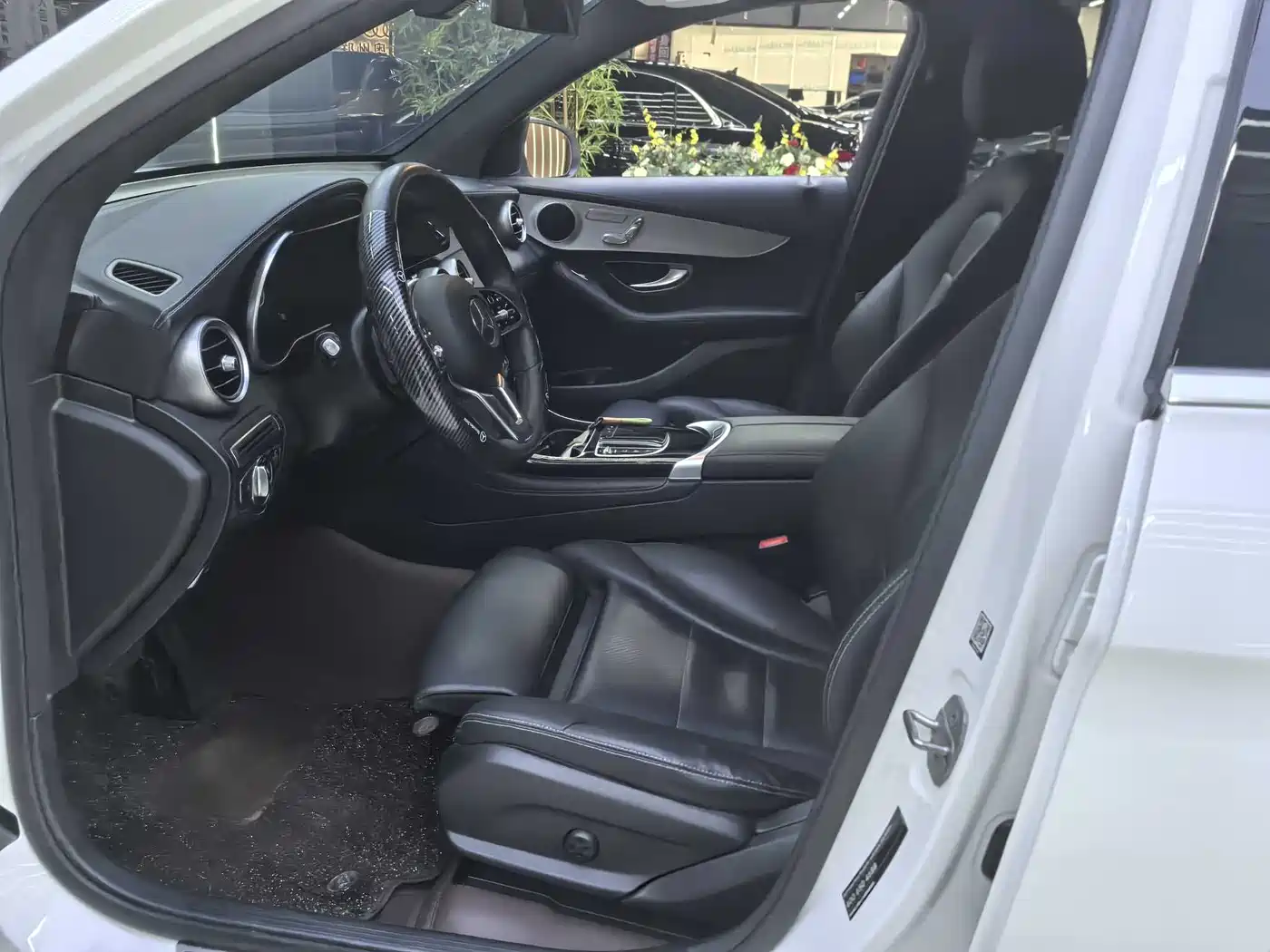 Mercedes-Benz GLC 2021 GLC 260 L 4MATIC Sporty фото 6