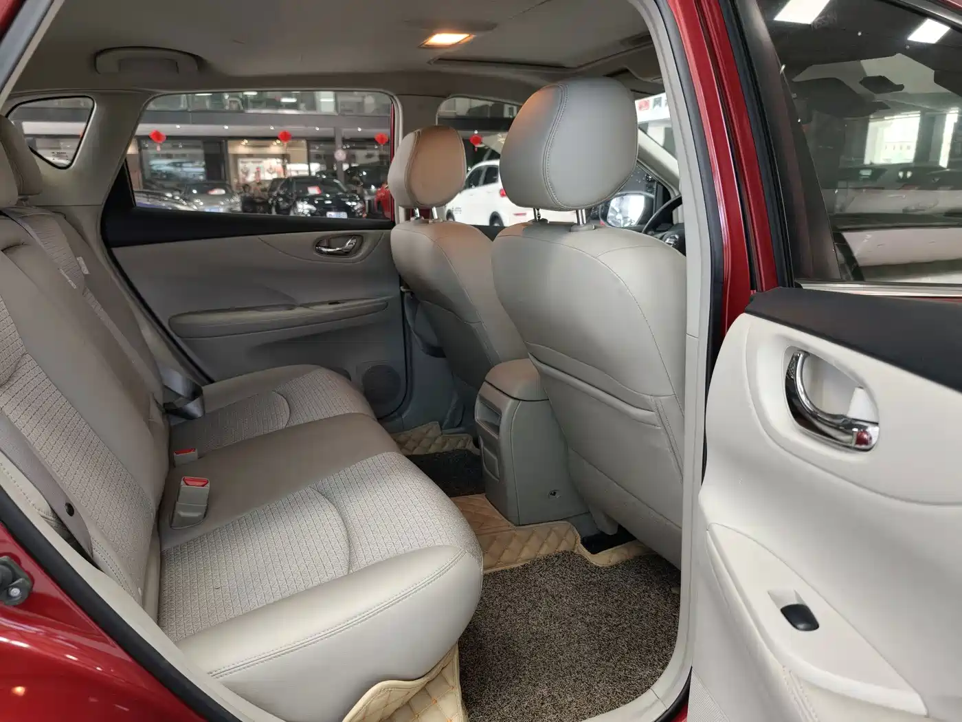 Photo 16 - Nissan Tiida
