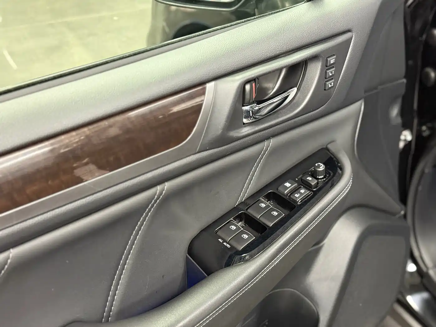 Subaru Outback 2017 2.5i Luxury Navigation Edition EyeSight фото 4