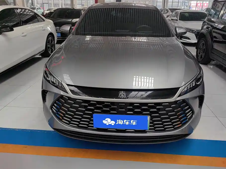 BYD Qin PLUS 2025 DM-i Smart Drive 55KM Leader фото 2