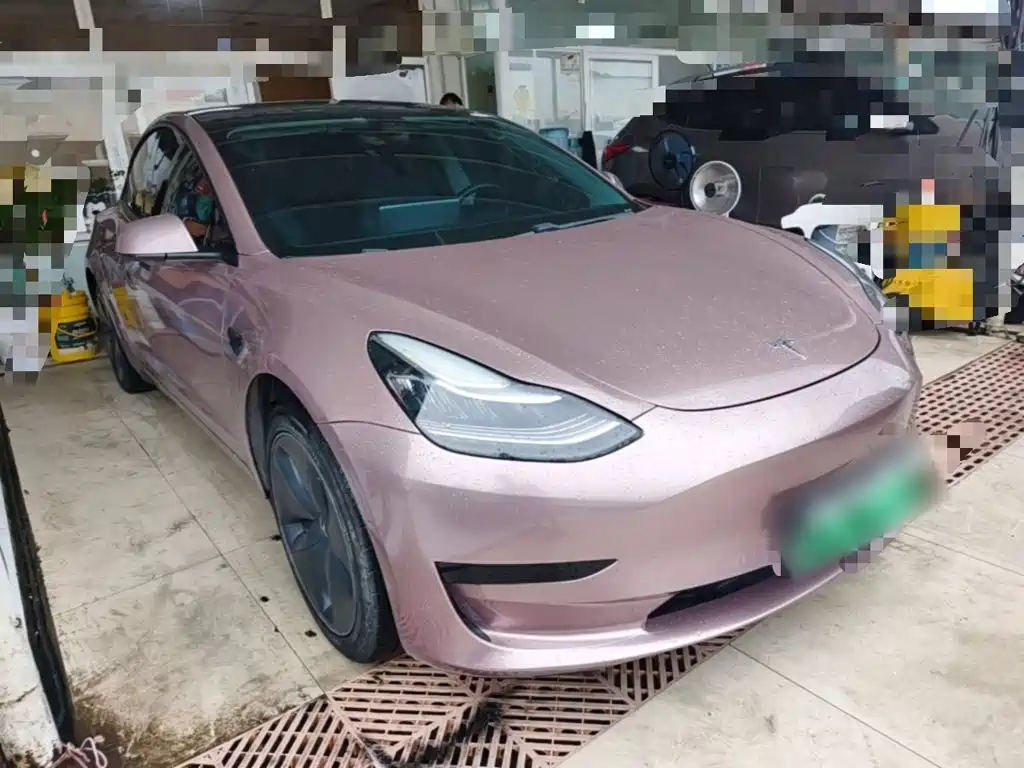 Фото 4 - Tesla Model 3