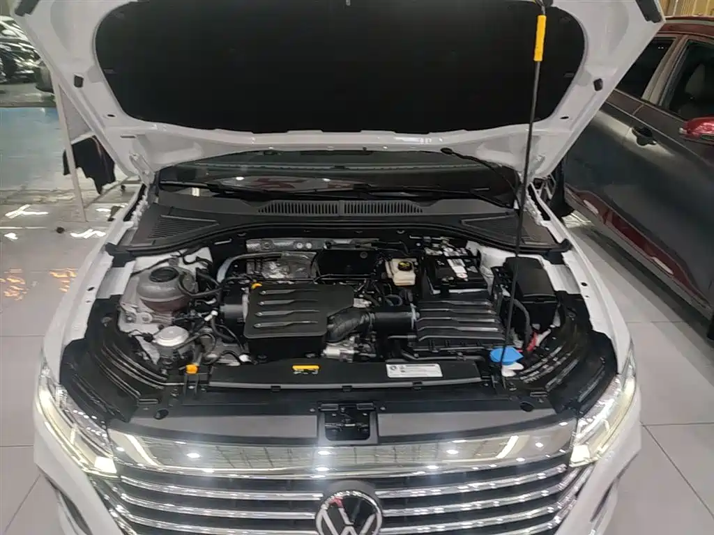 Volkswagen Lavida 2023 1.5L Auto Five Million Edition фото 20