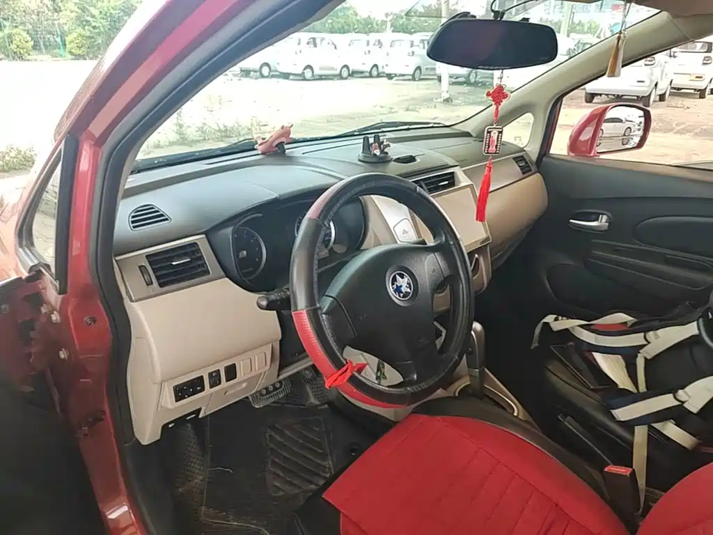 Venucia R50 2017 2015 1.6L Automatic Fashion Edition