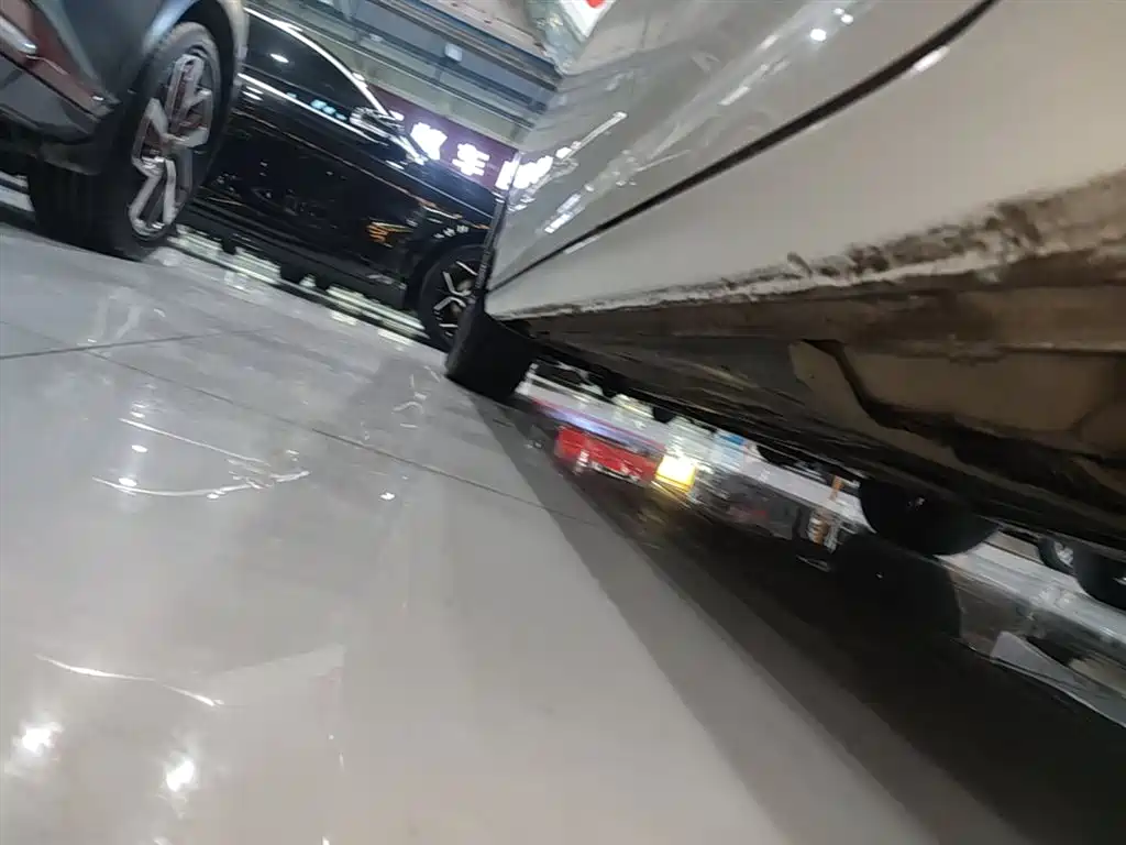 Volkswagen Lavida 2023 1.5L Auto Five Million Edition фото 22