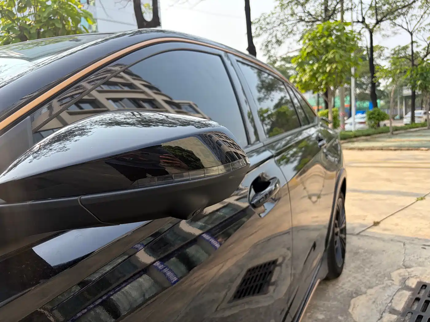 DONGFENG YI HYUN MAX