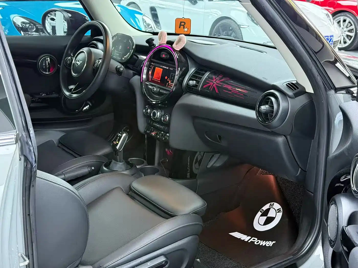 MINI 2020 1.5T COOPER Classic 3-Door Exclusive Edition фото 6