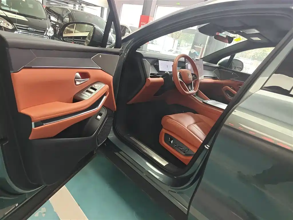 BYD Tang L 2025 DM 175KM Drone Player Edition фото 13