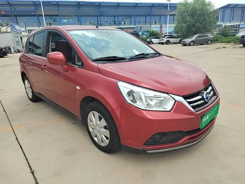 Venucia R50 2017 2015 1.6L Automatic Fashion Edition