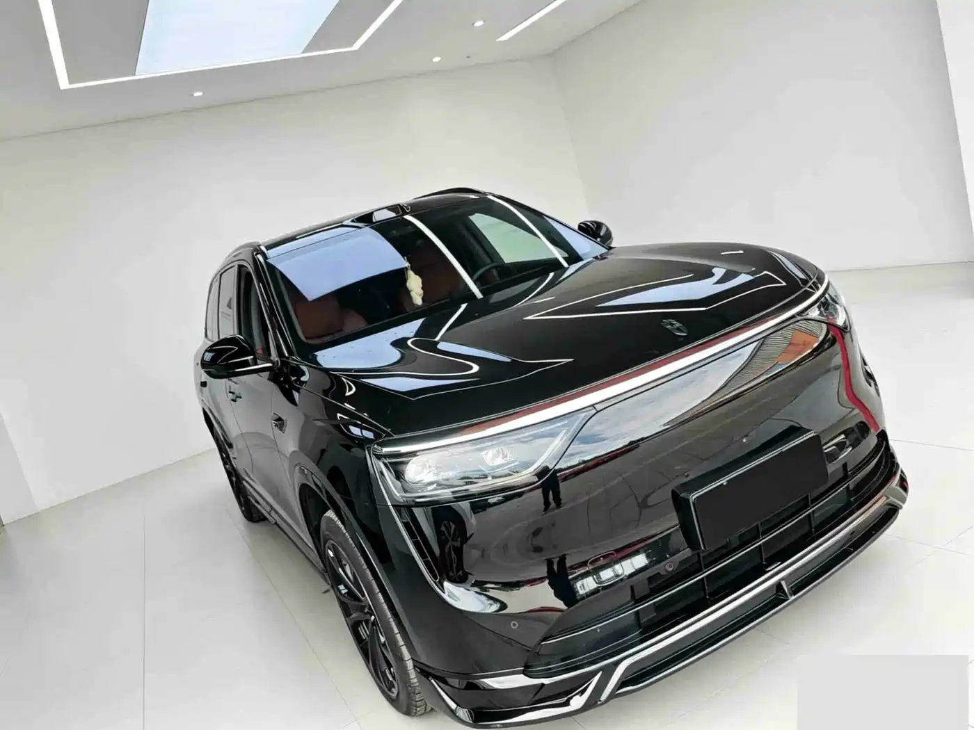 AITO Wenjie AITO M8 2025 Model Extended Range Max+ Edition 53.4kWh 6-Seater фото 2