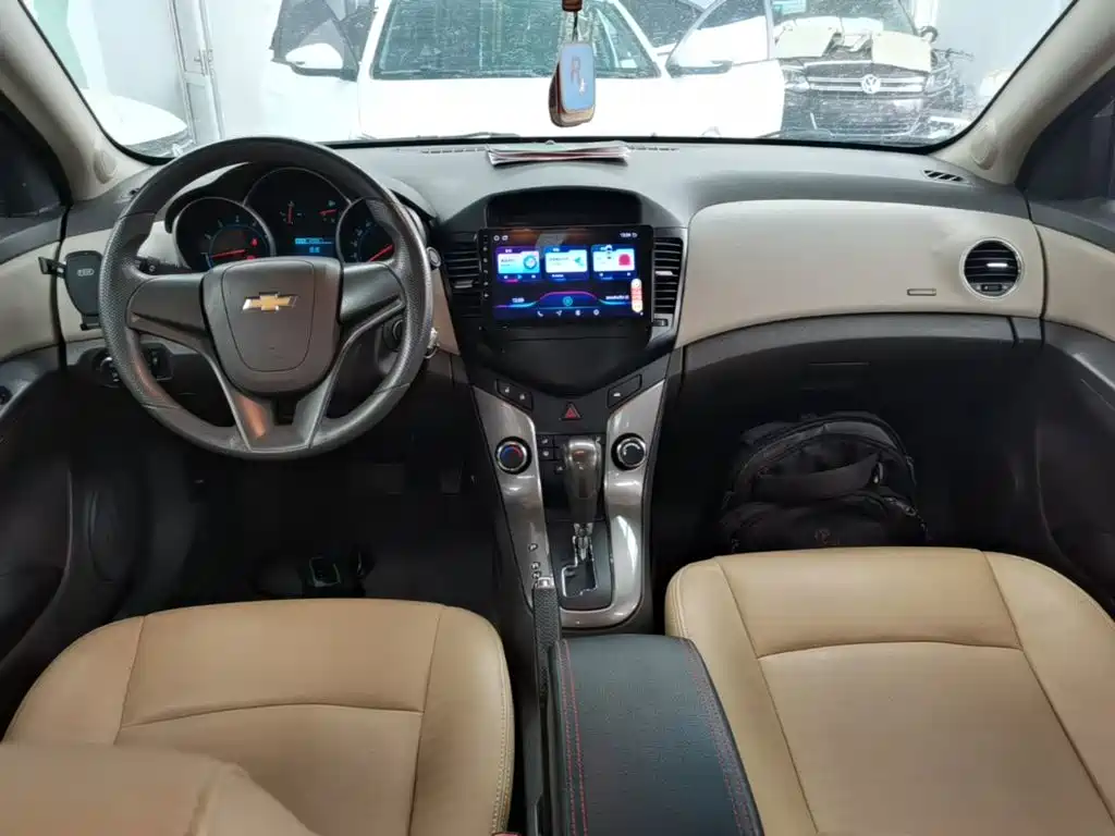 صورة 10 - Chevrolet Cruze