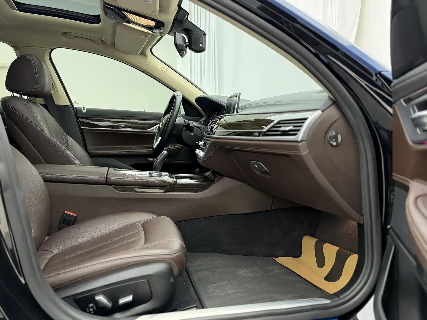 BMW 7 Series 2018 730Li Leading Type Excellence Package фото 14