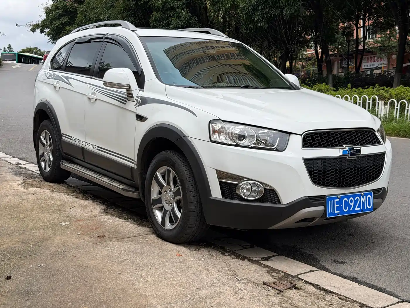 Chevrolet Captiva 2013 2014 2.4L 2WD Urban 7-seater