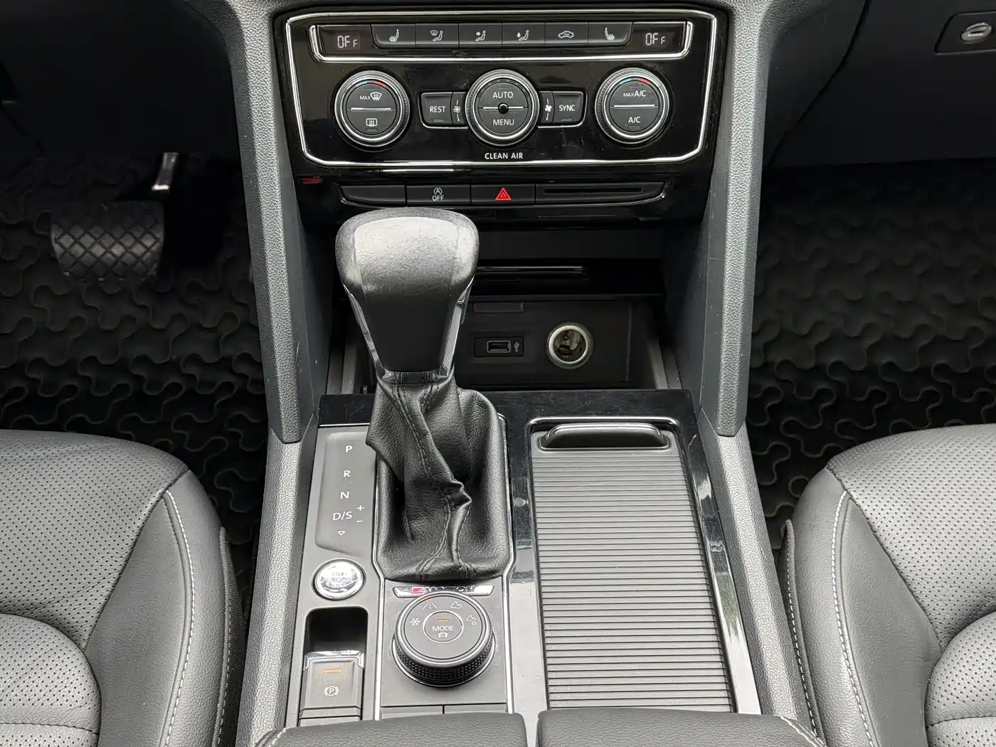 Volkswagen Teramont 2017 380TSI 4WD Luxury Edition фото 16