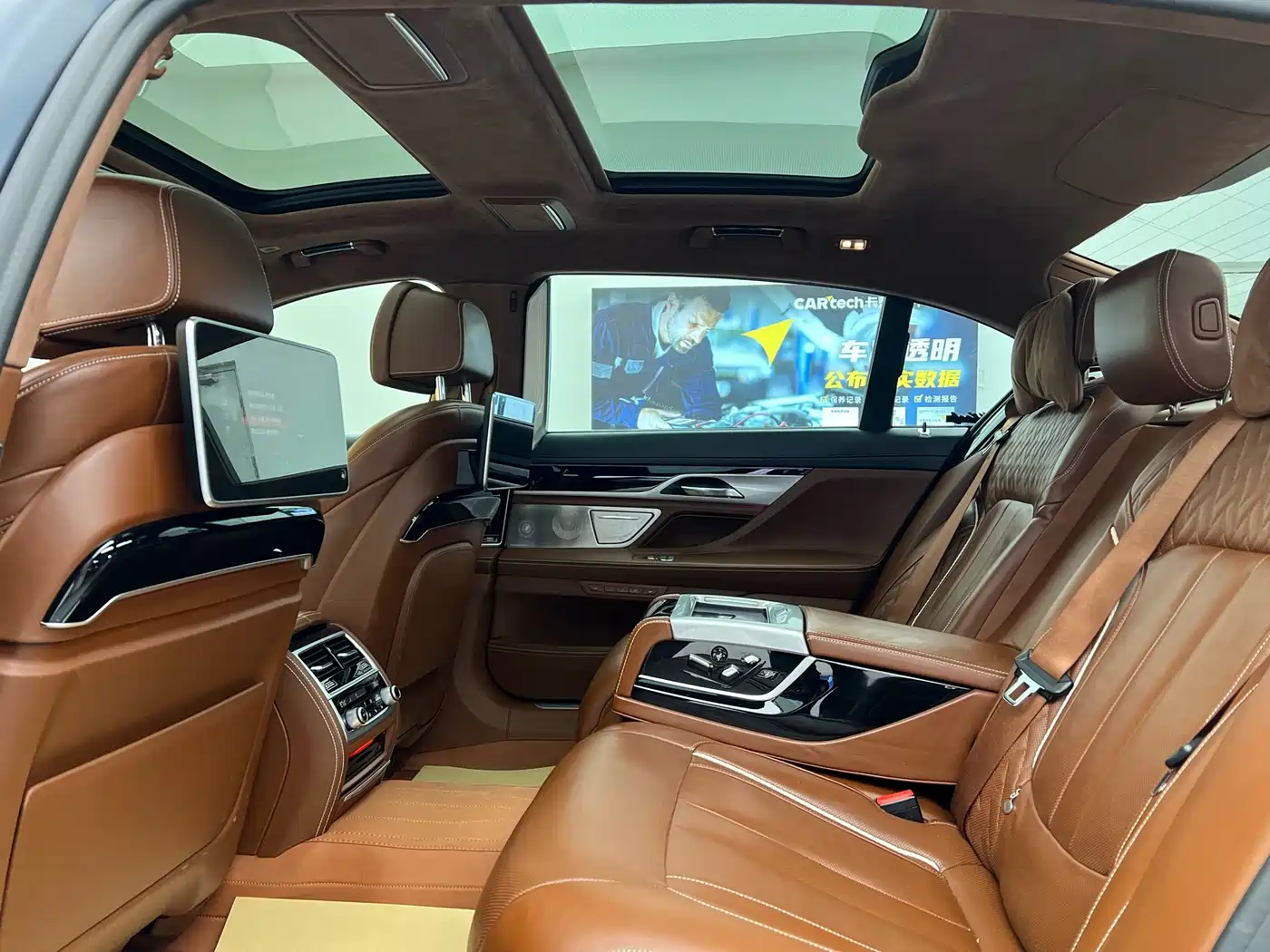 BMW 7 Series 2018 740Li xDrive Premium Type M Sport Package фото 10