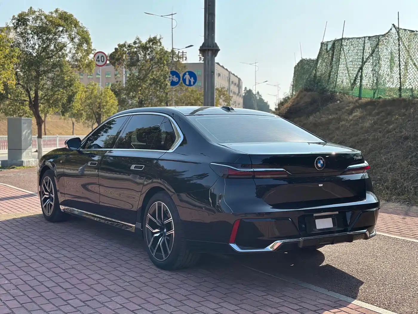 BMW 7 Series 2023 Model 735Li M Sport Package фото 7