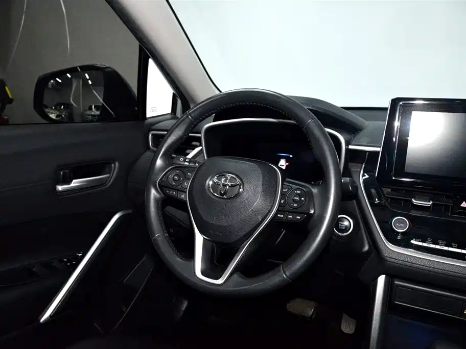 Toyota Corolla Cross 2022 2.0L Flagship Edition фото 12