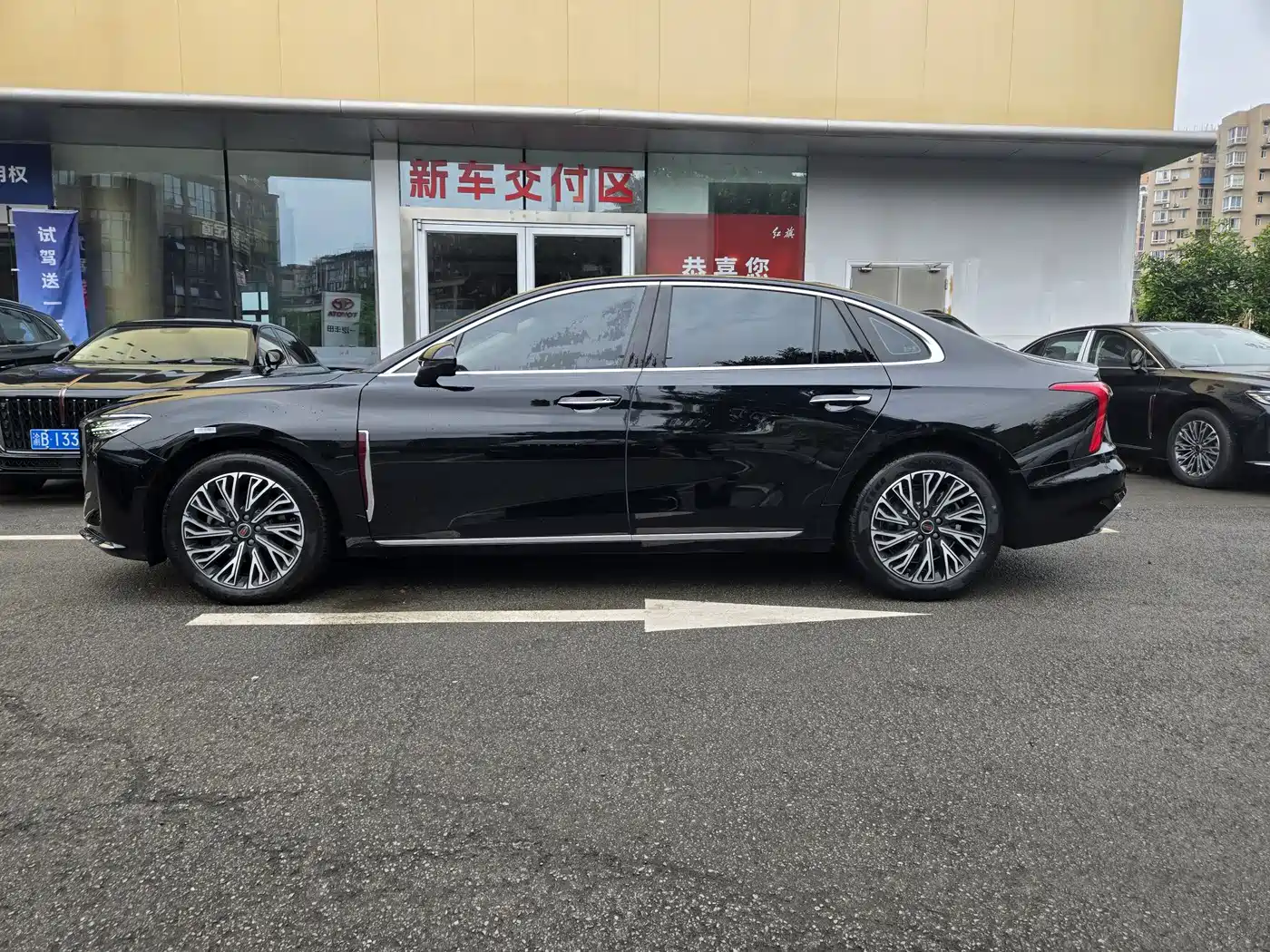 Hongqi H5 2025 2.0T Automatic Flag Celebration 500,000 Units Anniversary Edition фото 7